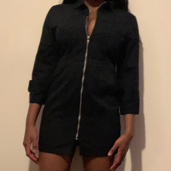 Black zip up dress - Picture 2 of 4